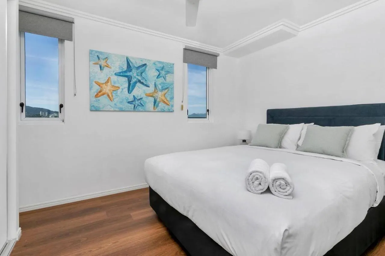 'Central Plaza' Adjacent Apartments With Rooftop Pool Cairns